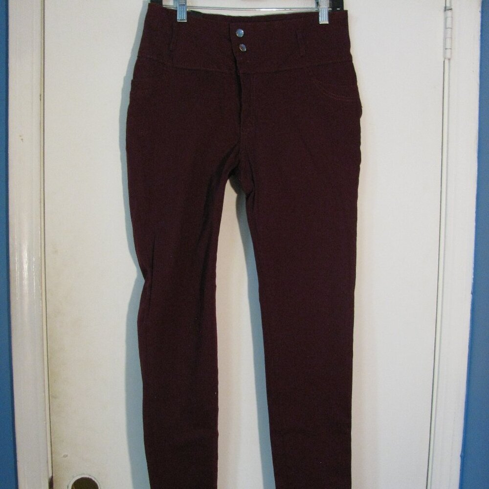 Rich Girl of Columbia Wine Colored Jeans NWT Juniors 15 Bling Details FLAW